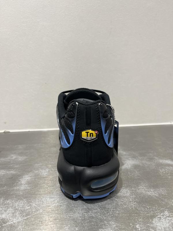 NIKE AIR MAX PLUS BLACK/BLACK-UNIVERSITY BLUE 23SP-I(ナイキ NIKE AIR MAX PLUS BLACK/BLACK-UNIVERSITY BLUE 23SP-I(ナイキ