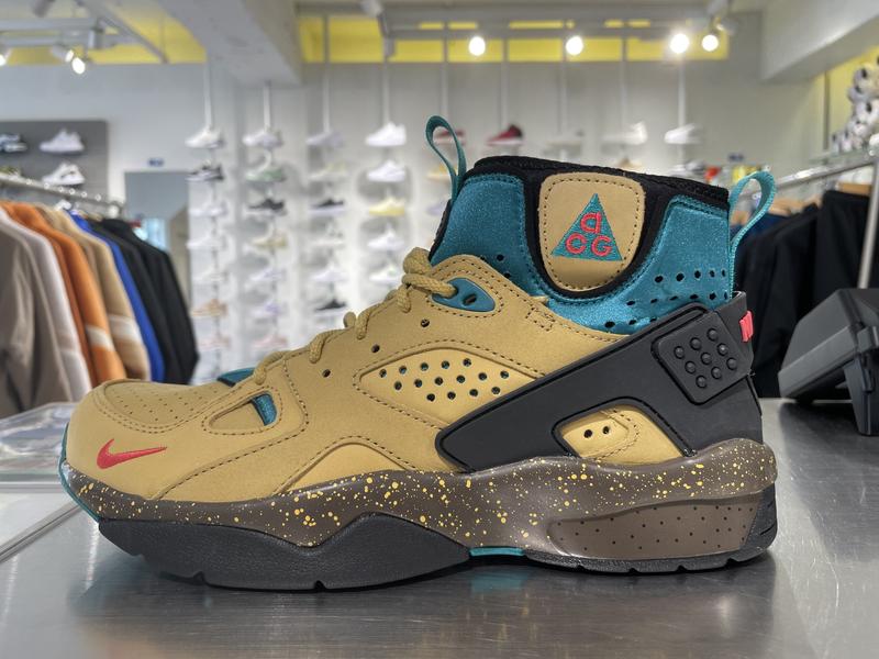 NIKE ACG AIR MOWABB TWINE/FUSION RED-CLUB GOLD-TEAL CHARGE 22SU-I