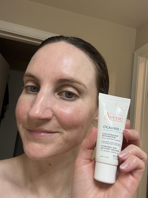 Cicalfate+ Hydrating Skin Recovery Emulsion