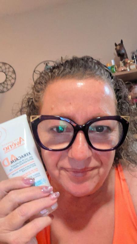 XeraCalm A.D Replenishing Milky Gel