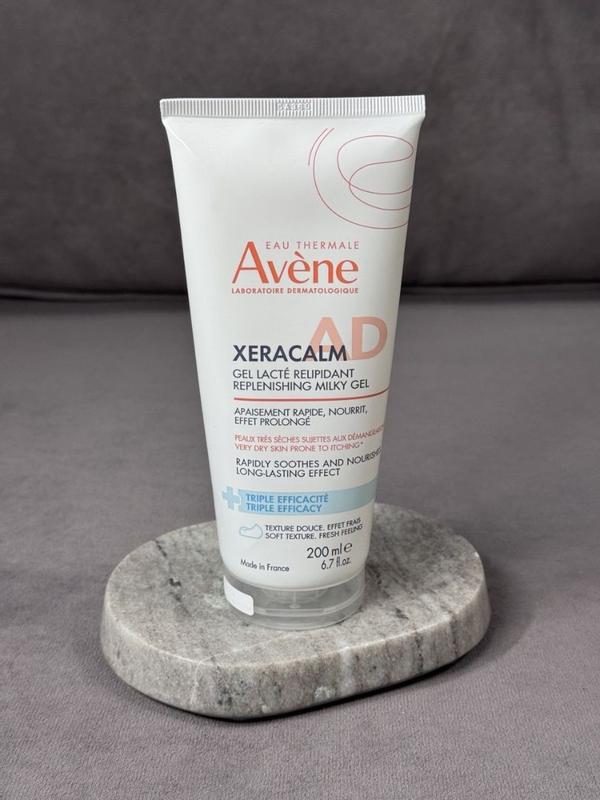XeraCalm A.D Replenishing Milky Gel
