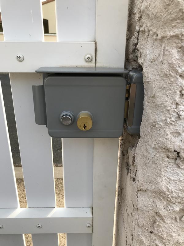 Ouvrir la fenêtre modale de l'avis 1 sur 4