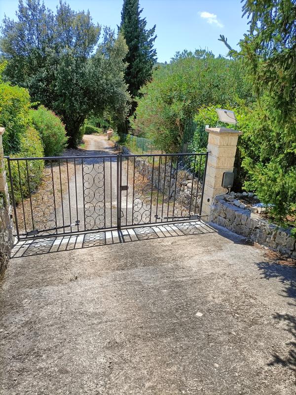 Ouvrir la fenêtre modale de l'avis 1 sur 4