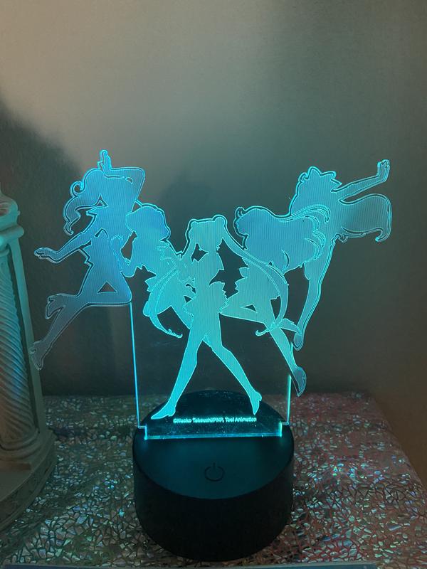 Grande Figurine Sailor Moon 35cm Avec Base Lumineuse LED - Collection Manga