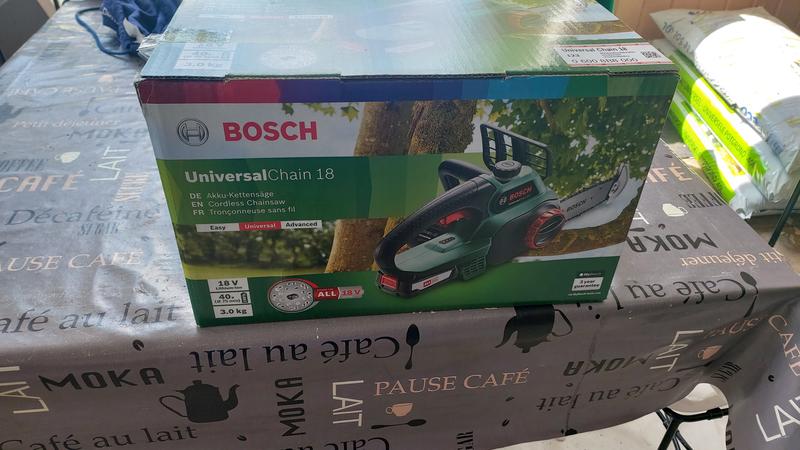 Bosch Home and Garden Tronçonneuse sans Fil - Universal Chain 18 (Livrée  avec 1 Batterie 18v - 2,5ah, Huile 80 Ml, Système 18v, Longueur de Guide