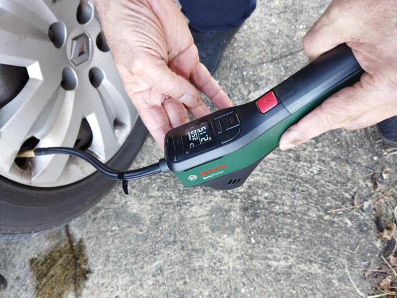 Bosch Pompe à air comprimé sur batterie pour la pression des pneus
