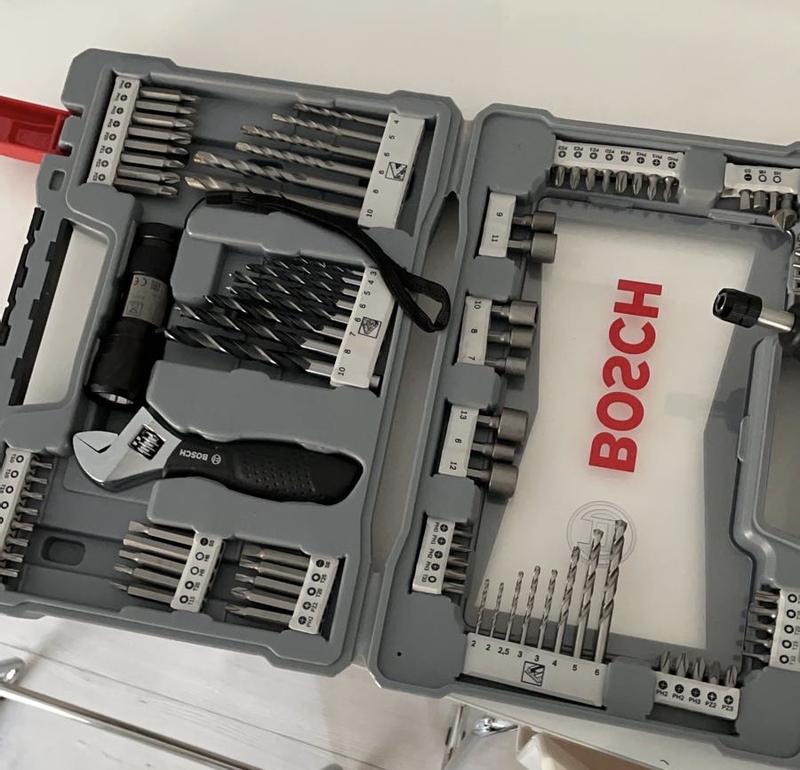 Coffret Bosch 100 pièces forets / tournevis en titane X-Line