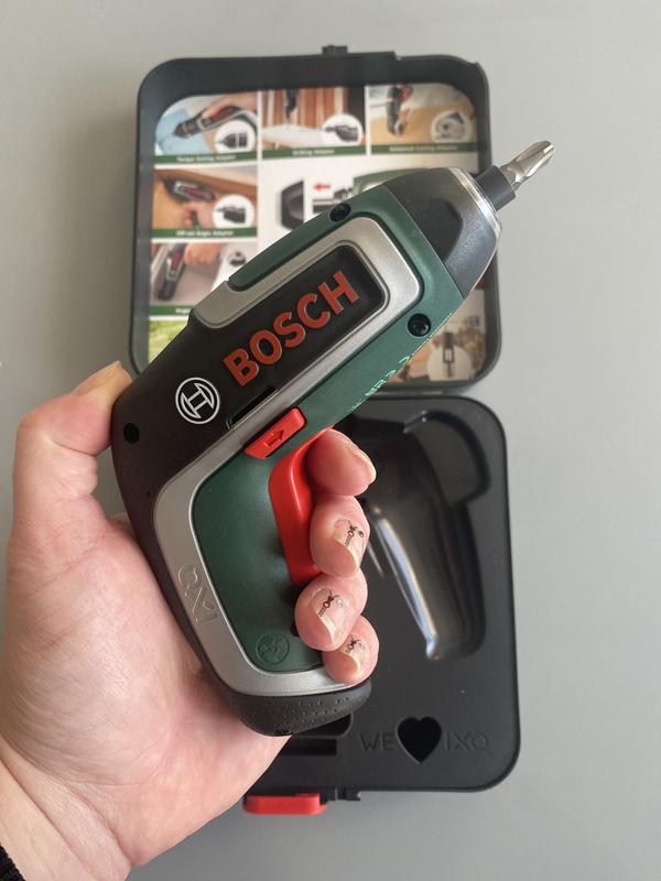 Bosch Set visseuse sans fil IXO 7 batterie / câble de charge / coffret