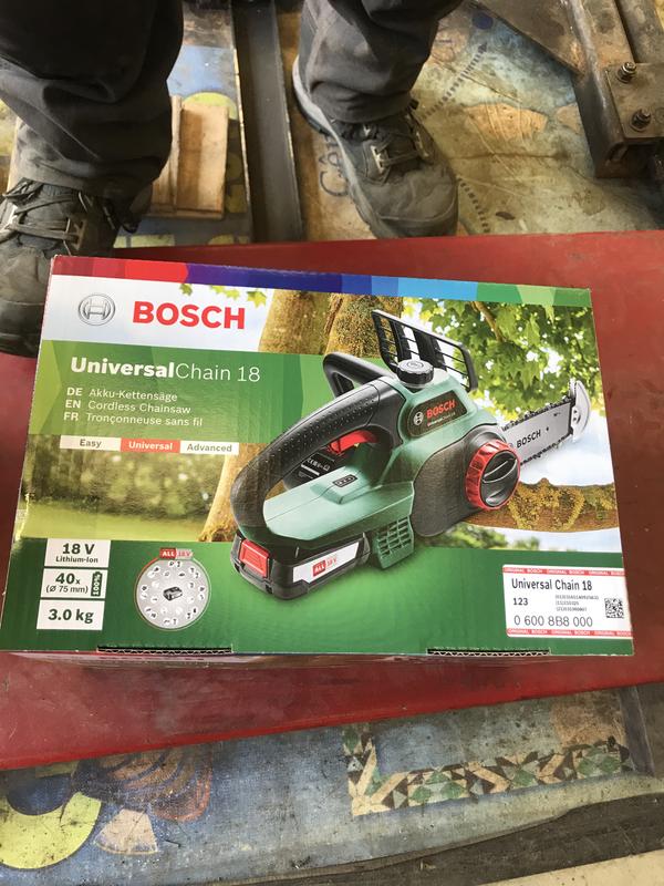 Bosch Home and Garden Tronçonneuse sans Fil - Universal Chain 18 (Livrée  avec 1 Batterie 18v - 2,5ah, Huile 80 Ml, Système 18v, Longueur de Guide:  20cm) Vert : : Jardin