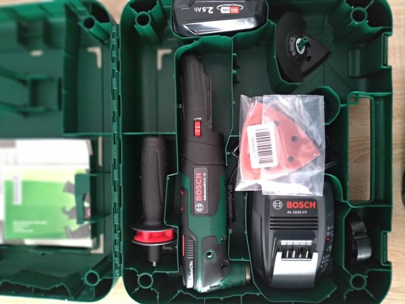 Bosch Home and Garden Outil multifonctions sans fil Bosch - AdvancedMulti  18 avec set d'accessoires (Livré avec 1 batterie 18V - 2,5Ah et chargeur