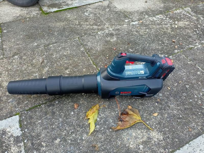 Souffleur à Feuilles Sans Fil Bosch 18V - Moteur Sans Balais, 6 Vitesses (jusqu'à 35 M/s) - Pour Jardin, Terrasse, Garage - Sans Batterie - 2