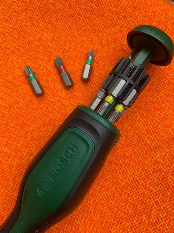 Cacciavite A Cricchetto Professionale Con 12 Bit Inclusi - Avvitatura Potente Fino A 50Nm, Design Ergonomico E Portabit Magnetico - Foto 2