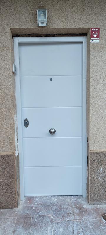 Soporte De Pared Para Alcachofa De Ducha Top Line – Montaje Vertical U Horizontal, 9.5x9.5cm