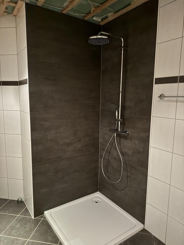 Fliese in der Dusche