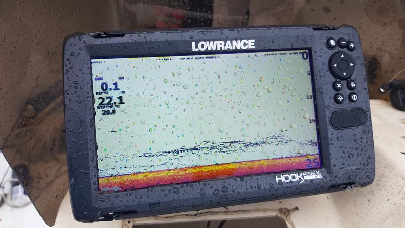 Lowrance Hook Reveal 9 Fish Finder Combo with Triple Shot Transducer