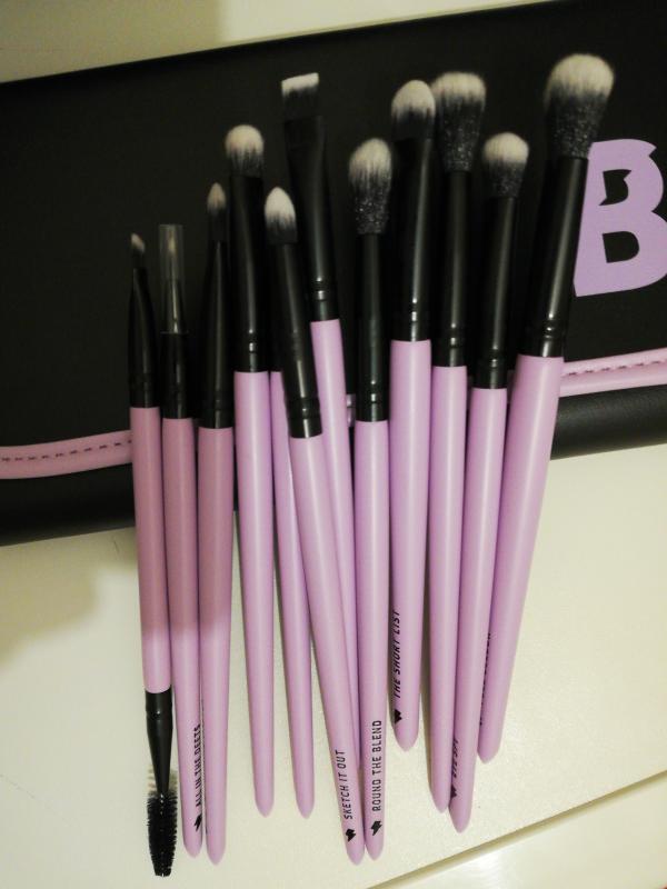 By BEAUTY BAY Eye Wonder 12 Piece Eye Brush Set With Brush Roll at