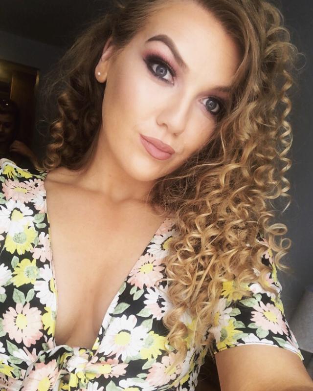 Babyliss Tight Curls Wand At Beauty Bay