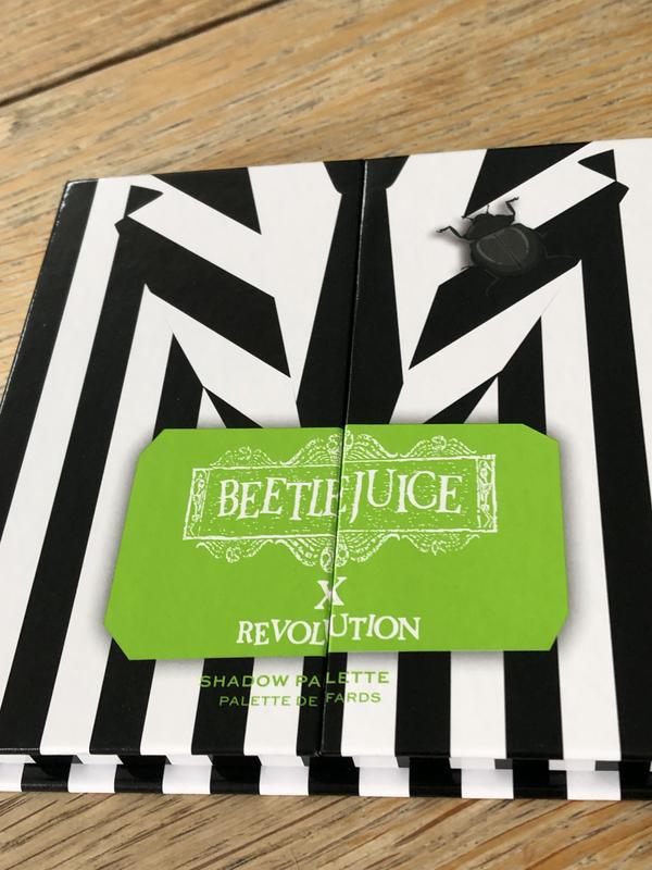 Makeup Revolution Beetlejuice X Revolution It's Showtime Shadow Palette ...