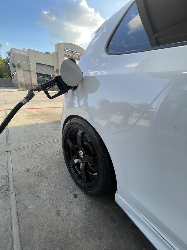 245/40r17 on Neuspeed 17x8 Rse05 wheels