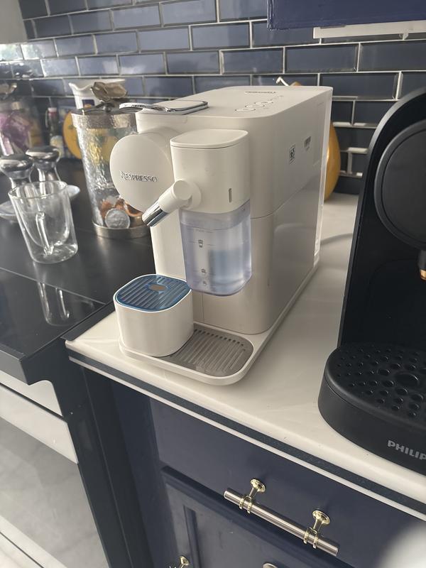 Nespresso Lattissima One, White EN510W Lattissima One | De
