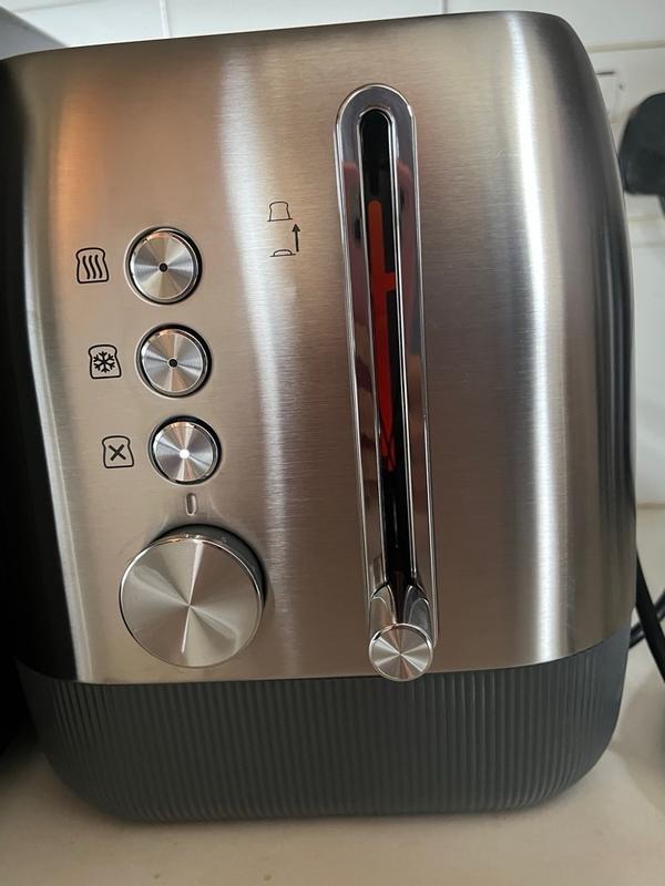 Breville Edge Deep Chassis 2-Slice Toaster Toasts All the Way to