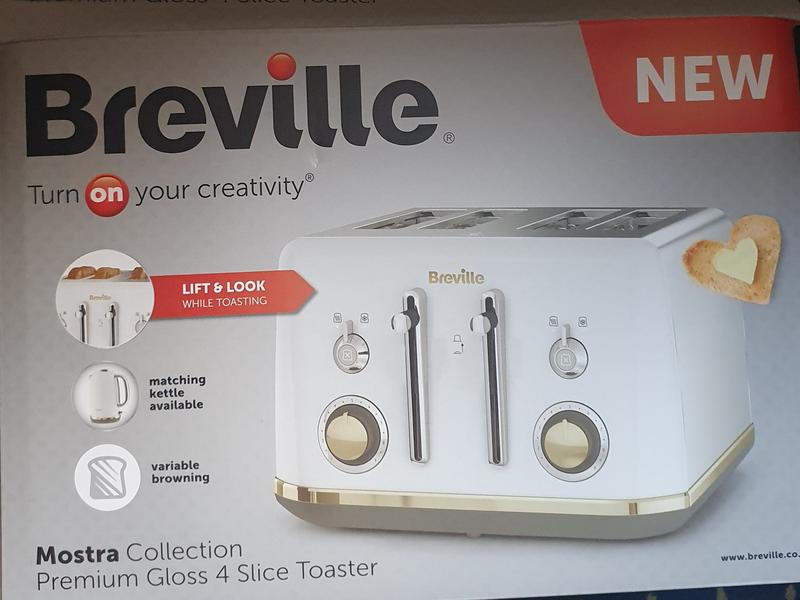 Mostra 4-Slice Toaster – Grey and Gold Breville