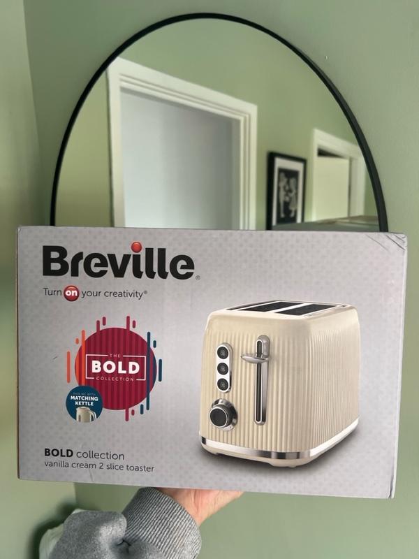 Breville Bold Black 2-Slice Toaster Cream
