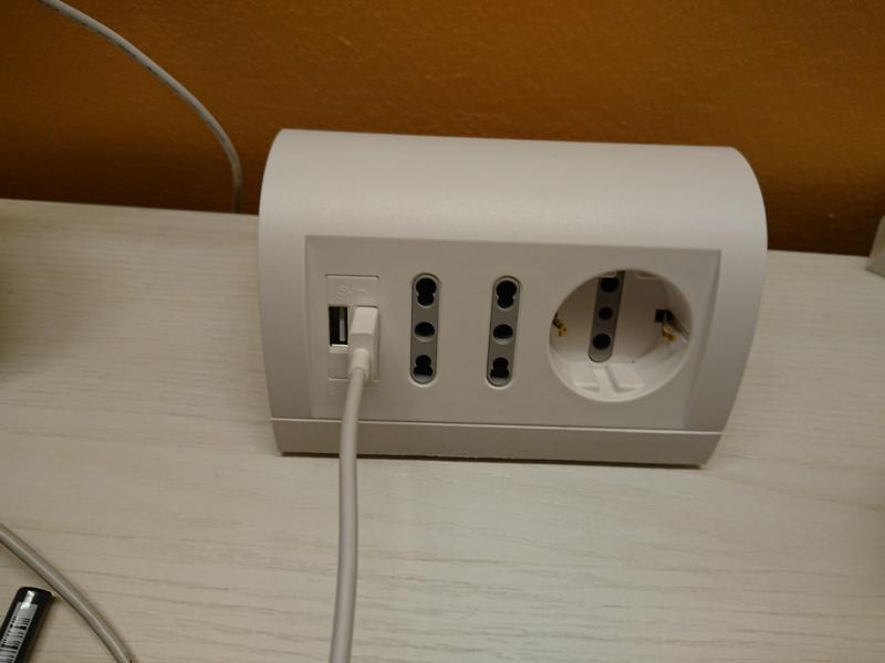 Ciabatta Da Muro Con USB C E Luci LED - Multi Presa 2 Spine + 3 USB (20W PD E QC3.0), Adattatore Parete Con Spina Europea, Protezione Bambini - 2