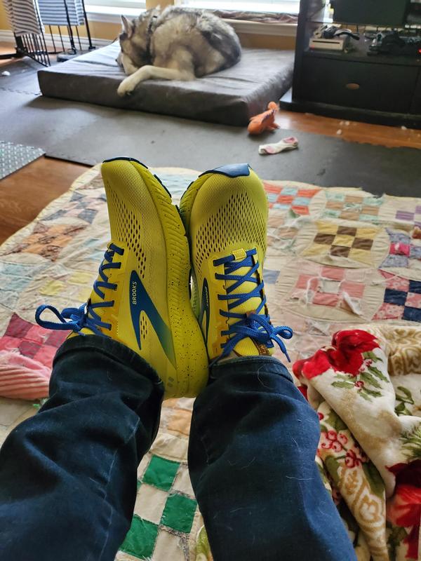 brooks tie dye launch 8