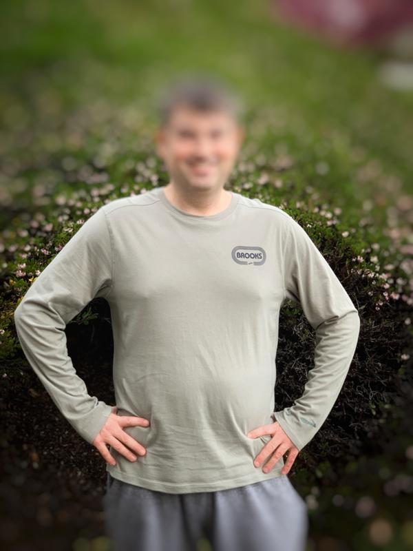 Distance Men's Long Sleeve Shirt | Brooks Running