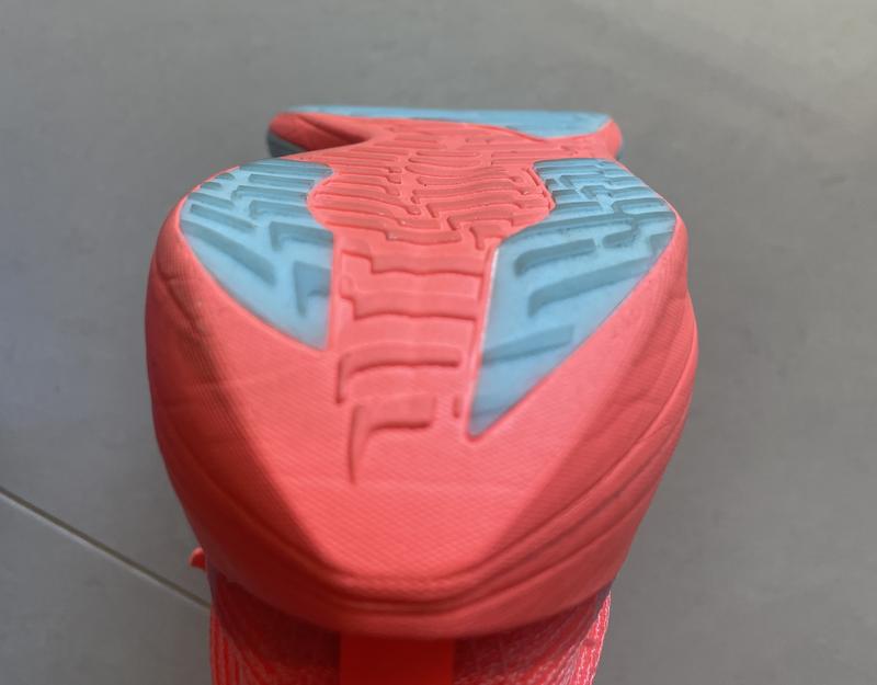Outsole looks pretty durable, nothing after 18k run.