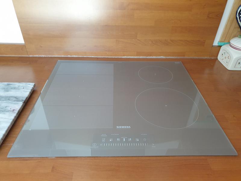 Siemens - Plaque induction EX975LVV1E, IQ700 90cm Flexinduction 5 foyers -  Table de cuisson - Rue du Commerce