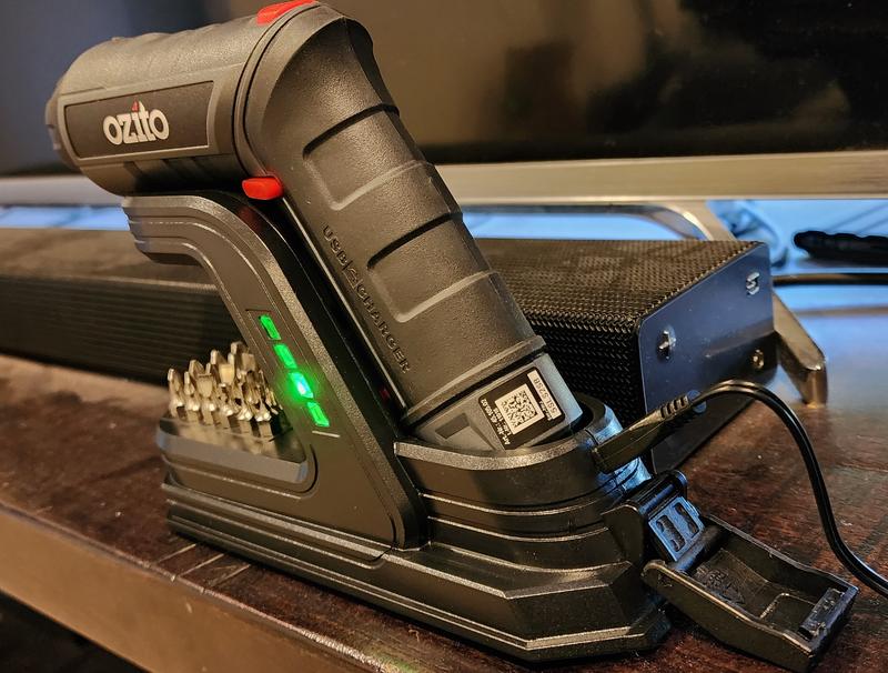 Ozito 3.6 v screwdriver torch with usb charging base hotsell