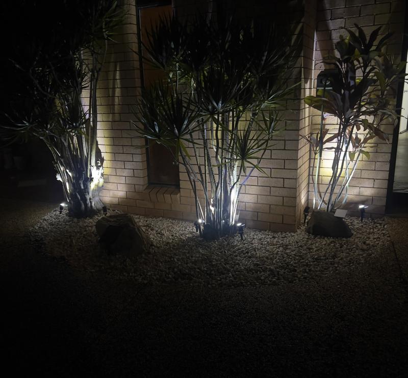 Gardenglo 500lm solar powered online twin flood lights