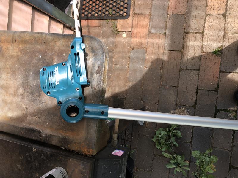 Makita pole deals hedge trimmer bunnings