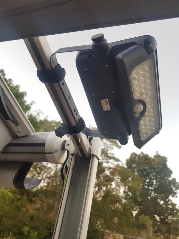 Arlec 5w integrated solar powered sensor led floodlight sales