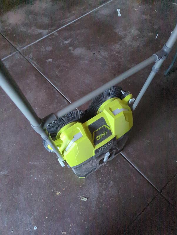 Ryobi 18v best sale one+ motorised sweeper