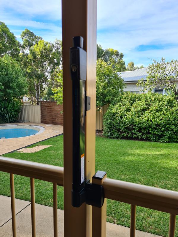 Pool best sale gate latch