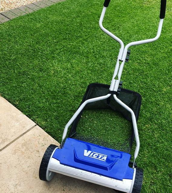 Victa 16 Razor Cut Push Mower - Bunnings Australia