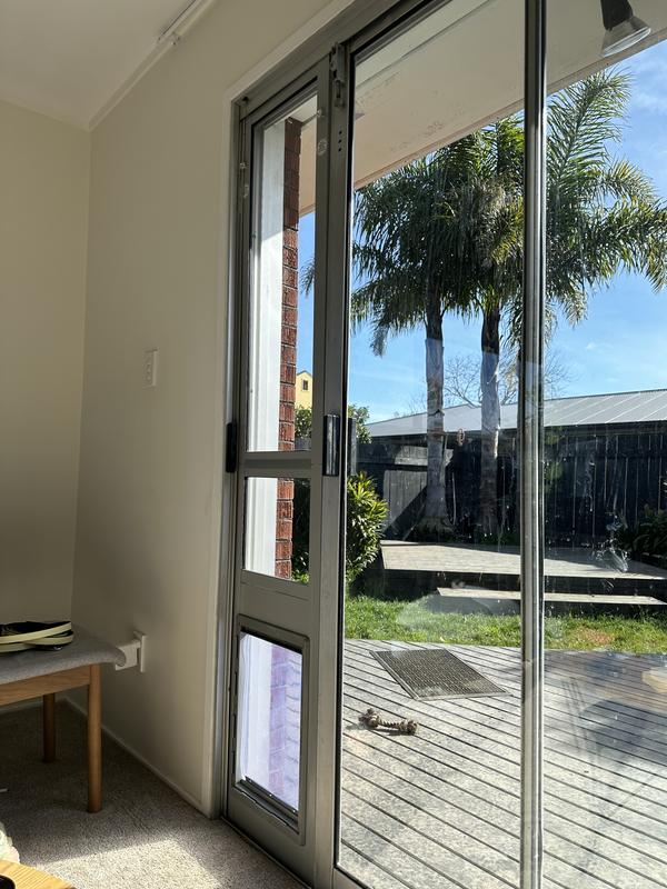 Hartman 385 x 270mm Large Pet Door For Patio And Sliding Doors Bunnings New Zealand