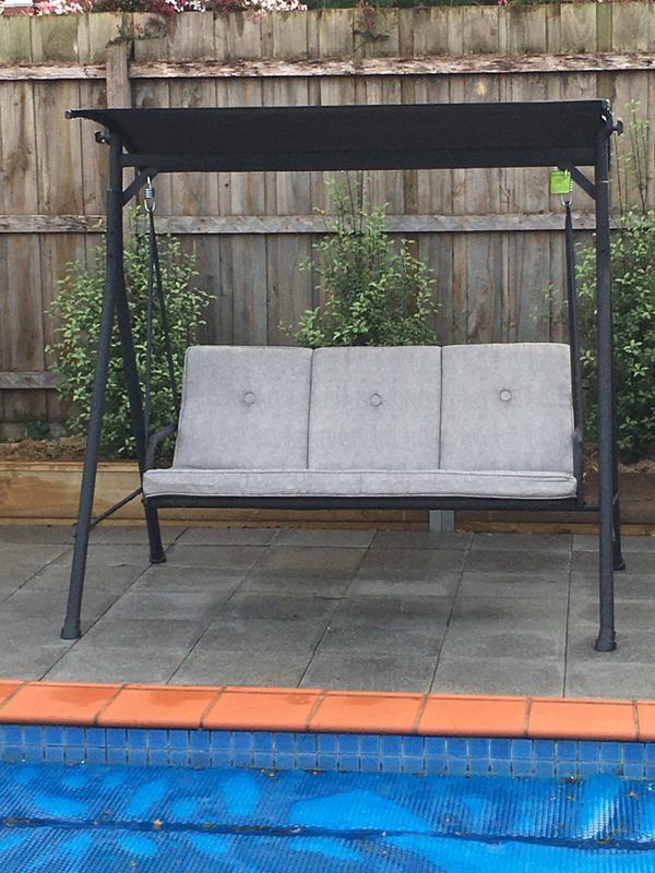 Outdoor swing chair with canopy bunnings new arrivals