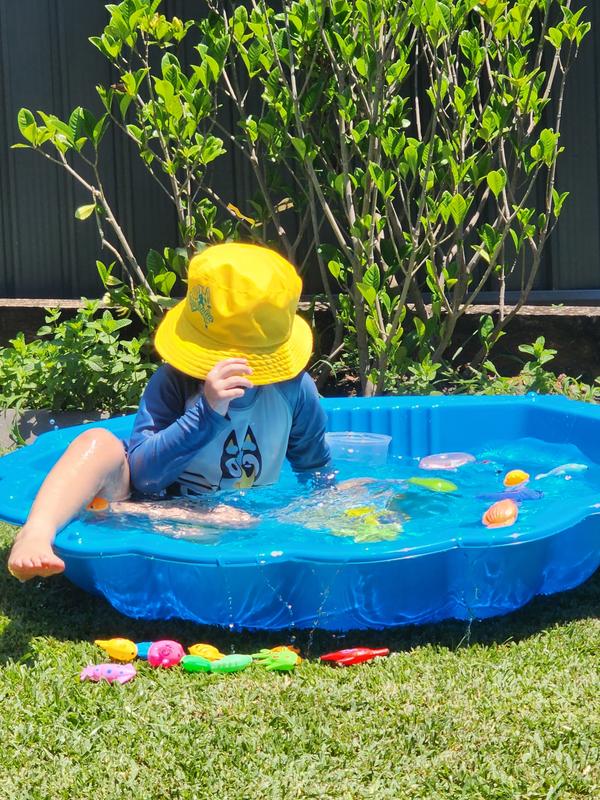 Clam shell shop pool