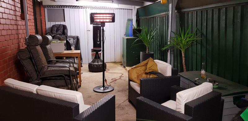 Jumbuck 2000W Black Matte Radiant Patio Heater - Bunnings Australia
