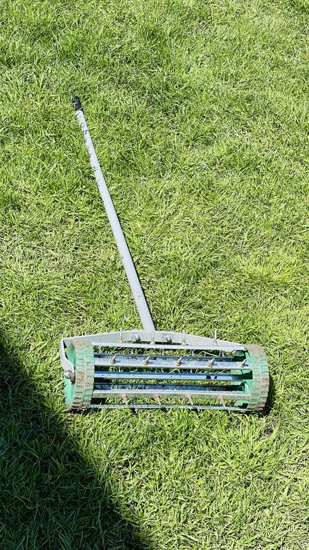 Lawn spike online aerator roller