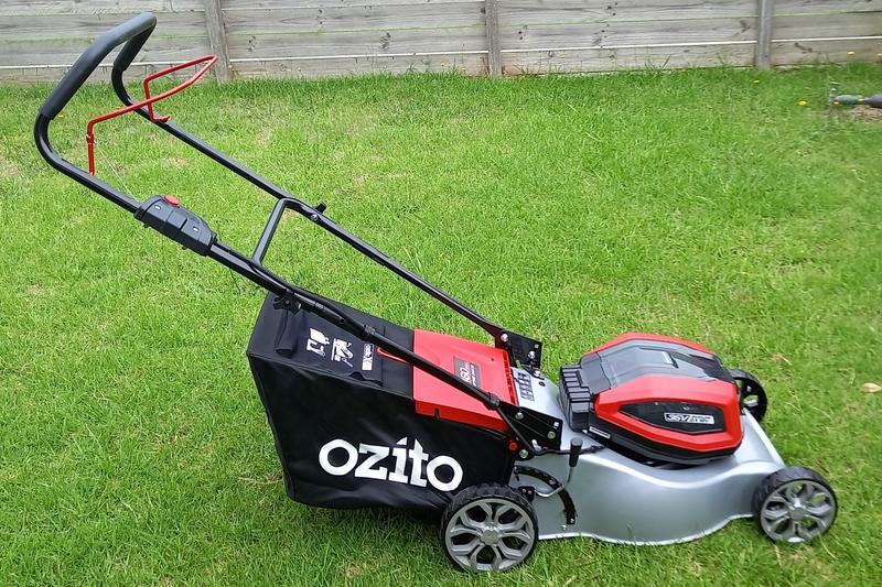 Ozito Push Reel Lawn Mower - Bunnings New Zealand