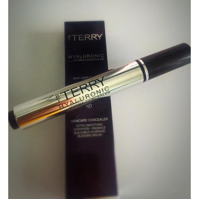 by terry hyaluronic hydra concealer