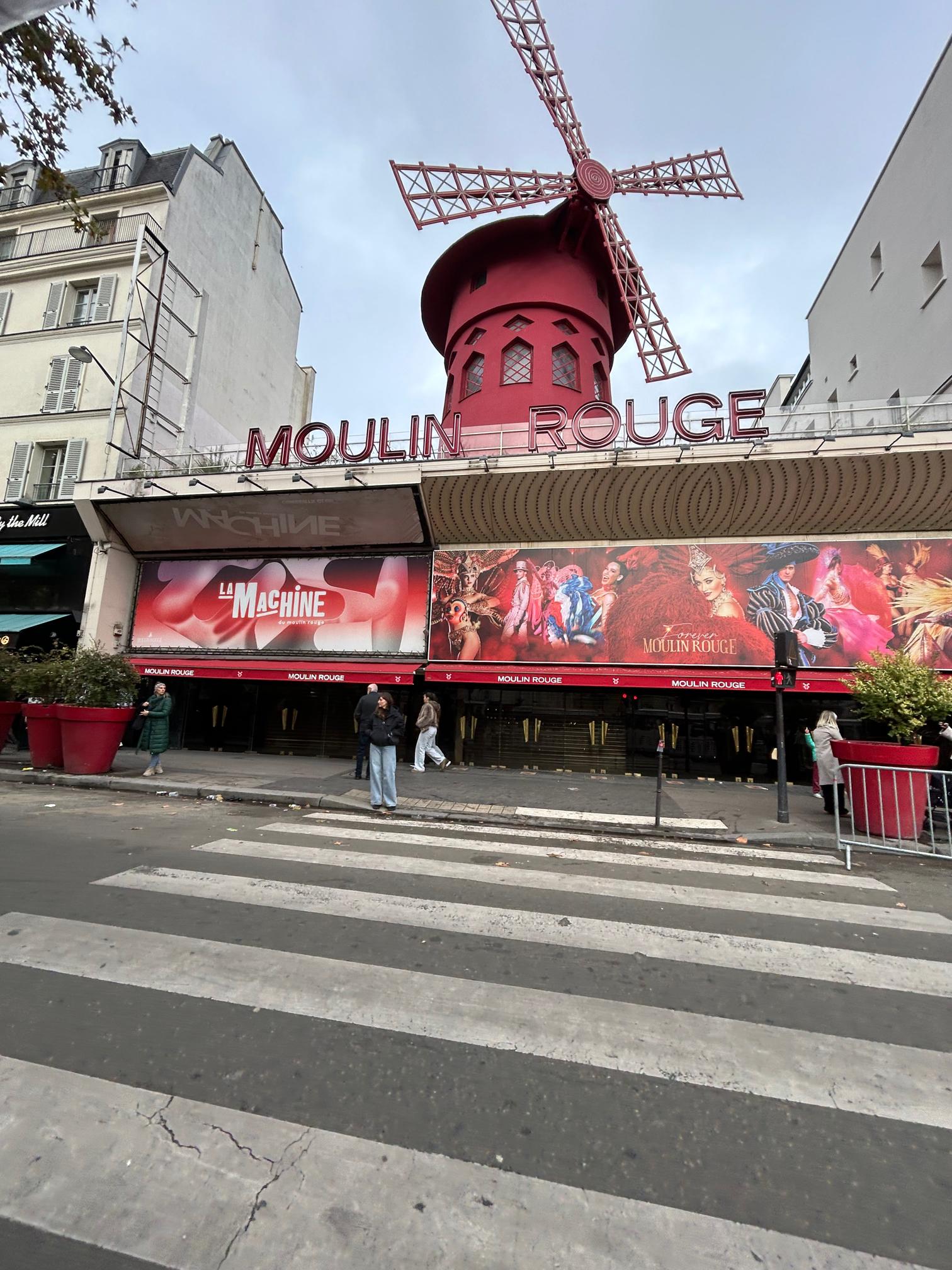 モンマルトルのプチトラン | Go City®