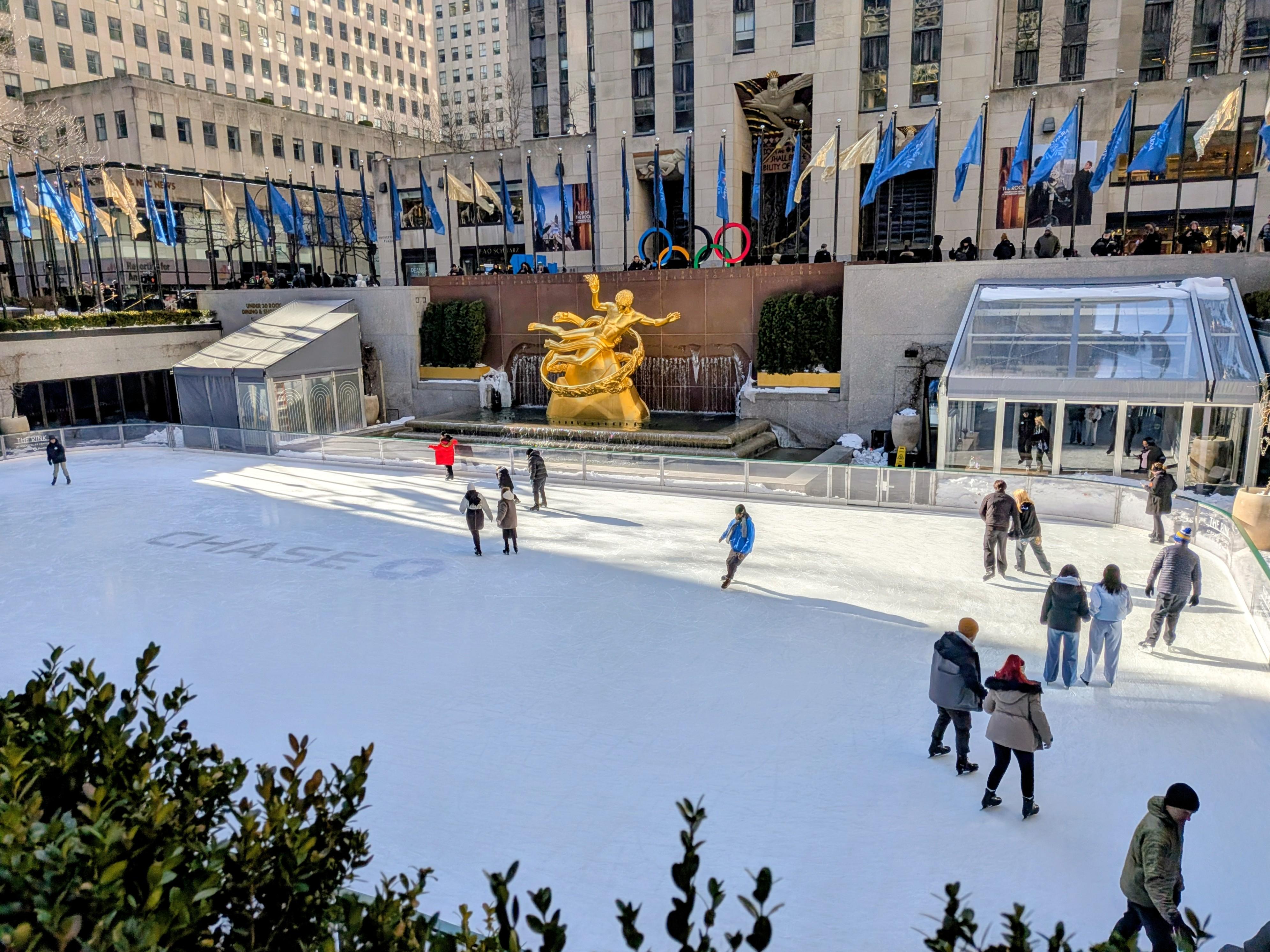 ロックフェラー・センターのスケートリンク | ニューヨーク パス®