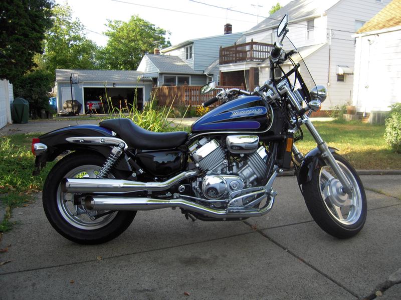 1998 Honda Magna 750C2 - V4