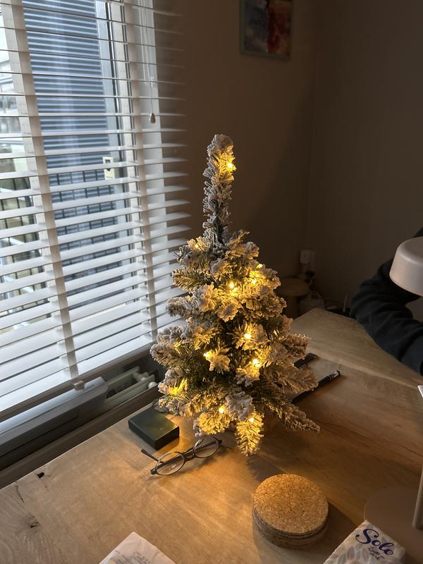 Kunstkerstboom Allison Inclusief Verlichting 270 Cm aanbieding bij GAMMA